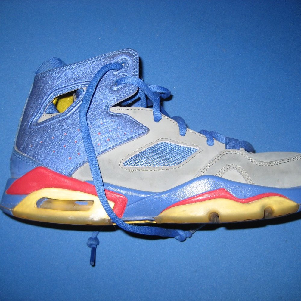 Air Jordan Flight Club Basketball Gray Blue Sneakers Boys 4Y 555472-027